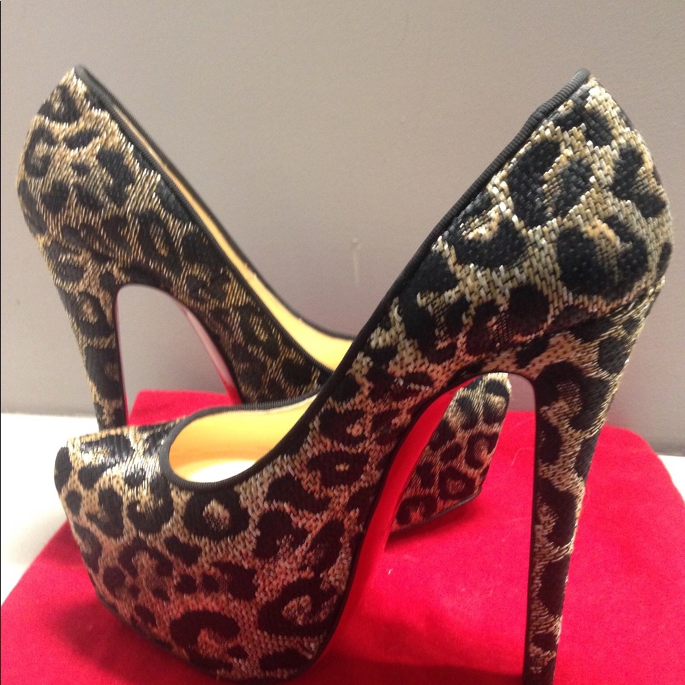 Christian Louboutin Leopard Daffodile pump